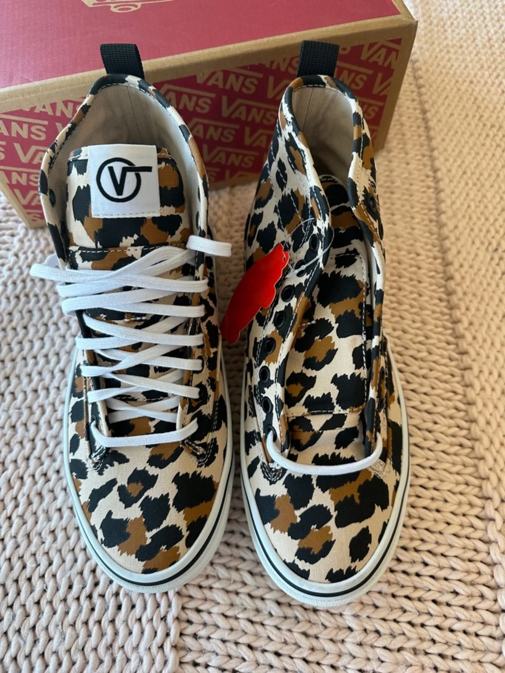 Vans leopard high top sentry WC shoes women’s size 8.5 new in the box - Picture 3 of 8